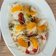 Рыба-меч по-сицилийски с салатом из фенхеля и апельсинов