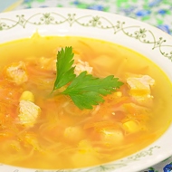 Рисовый суп с картофелем, помидором и чесноком