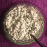Салат гороховый с молочно-грибным соусом