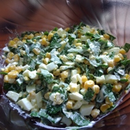 Салат из черемши и кукурузы