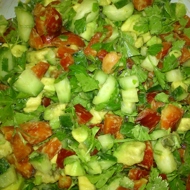 Салат с авокадо и красным перцем