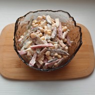 Салат с колбасой