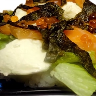 Салат с лососем и сливочным сыром