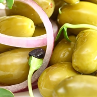 Салат с луком и оливками