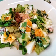 Салат с тунцом и яйцом