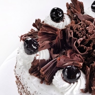 Шоколадный торт с нугой