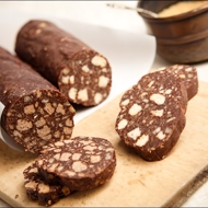 Шоколадно-ореховая колбаска с цукатами