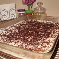 Шоколадный пирог с грушами и сметанным кремом
