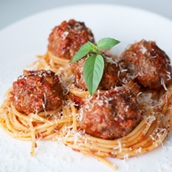 Спагетти с митболами