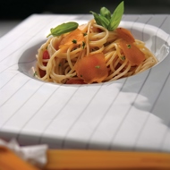 Спагетти с помидорами черри и боттаргой