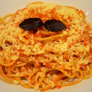 Спагетти с соусом из печеных перцев
