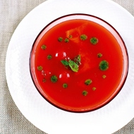 Суп из арбуза, помидоров и базилика