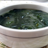 Суп из морских водорослей (Миекгук)