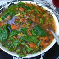 Суп из зелёной чечевицы со шпинатом вегетаринаский