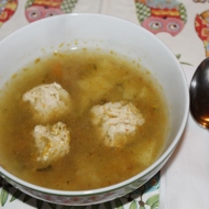 Суп с фрикадельками из индюшатины и соленым огурцом