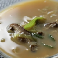Суп с грибами и луком-пореем