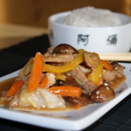 Свинина с грибами шиитаке и овощами по-китайски