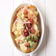 Теплый картофельный салат с беконом и горчичным соусом по-немецки