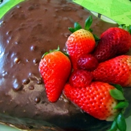 Торт «Шоколад и клубника»