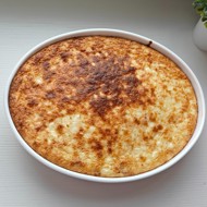 Творожная запеканка с яблоком и корицей
