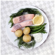 Вареный лосось с овощами по-шведски