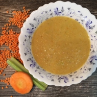 Вегетарианский суп-пюре из чечевицы и сельдерея