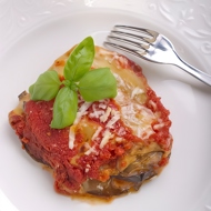 Запеченные баклажаны с соусом маринара под корочкой из пармезана (Melanzane alla Parmigiana)