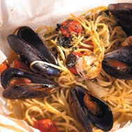 Запеченные спагетти с морепродуктами