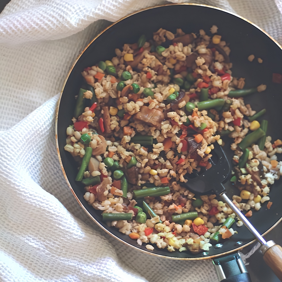 Перловка с лесными грибами и овощами