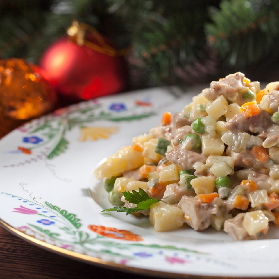 Салат «Столичный» с копченой курицей