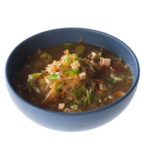 Мисо-суп с тофу и пекинской капустой