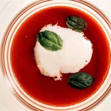 Рецепт томатного супа с кальмарами: