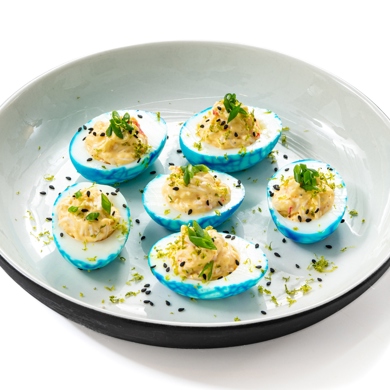 Фаршированные яйца с крабовыми палочками - Рецепты - Hochland