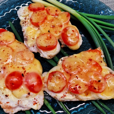 Мясо индейки в духовке. С томатами, цветной капустой и луком