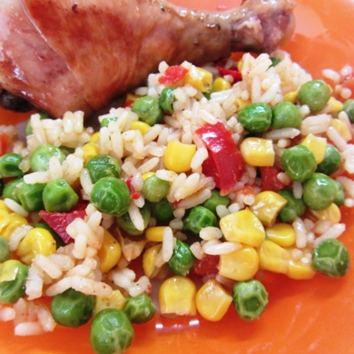 Рис с замороженными овощами и мясом