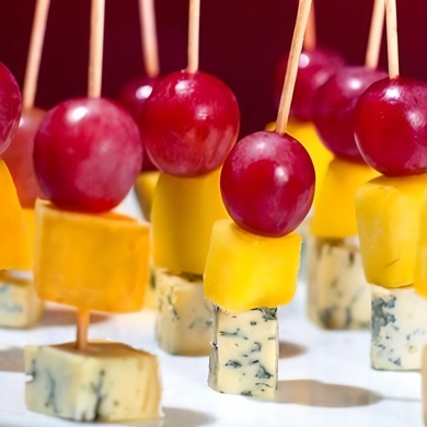 Канапе с сыром и виноградом на шпажках, пошаговый рецепт с фото от автора Елена Бон на 47 ккал