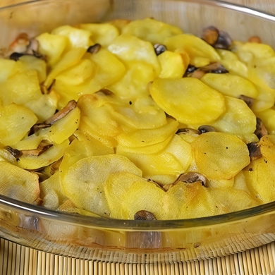 Картофель с мясом со сливками в духовке