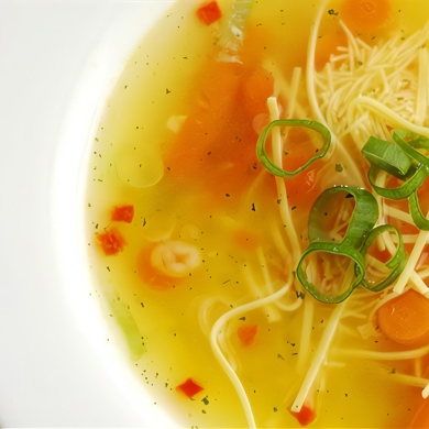 Мясной суп с жареной лапшой-паутинкой, рецепт с фото