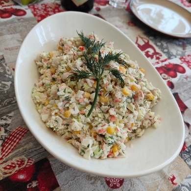 Крабовый салат с бурым рисом