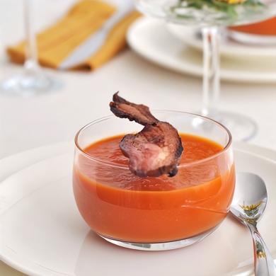Рецепт вкусного томатного супа с хрустящим беконом