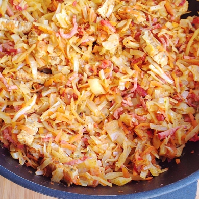 Капуста с мясом в духовке в томатном соусе — рецепт с фото пошагово