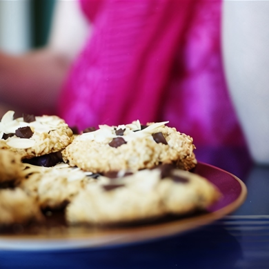 Справятся даже дети: самый простой рецепт овсяного печенья с шоколадом | MARIECLAIRE