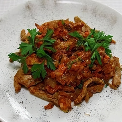 Нежная говядина под ягодным соусом, пошаговый рецепт на ккал, фото, ингредиенты - michsenkoea