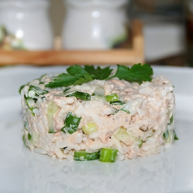 Салат с рыбой: классические рецепты рыбных салатов и варианты на скорую руку