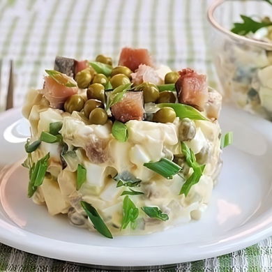 Салат с копченой скумбрией - праздничный рецепт