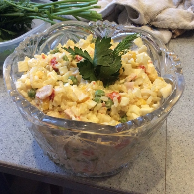 Овощной салат с крабовыми палочками и чесноком – пошаговый рецепт приготовления с фото
