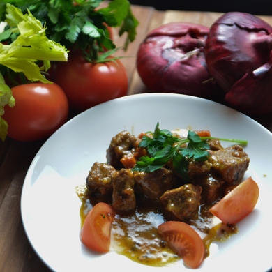 Рецепт сочной говядины с овощами в духовке | Меню недели