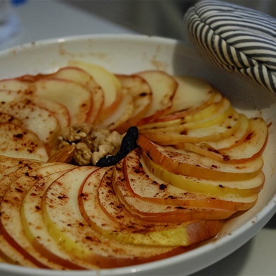 Яблоки с корицей и медом в духовке