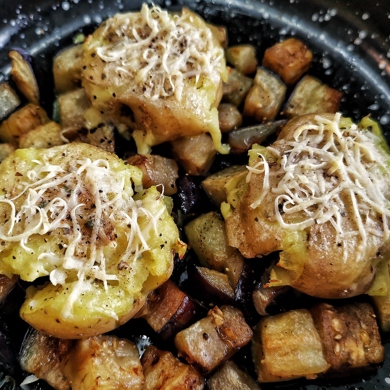 Баклажаны с картошкой в духовке: рецепт вкусного полноценного блюда