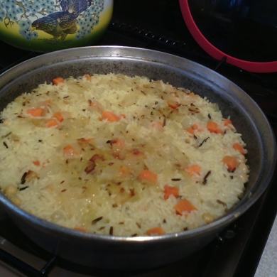 Рис жареный с морковью и луком